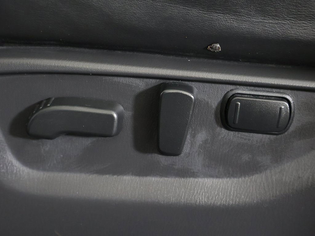 Used 2021 Nissan Armada SV w/ SV Appearance Package image 33