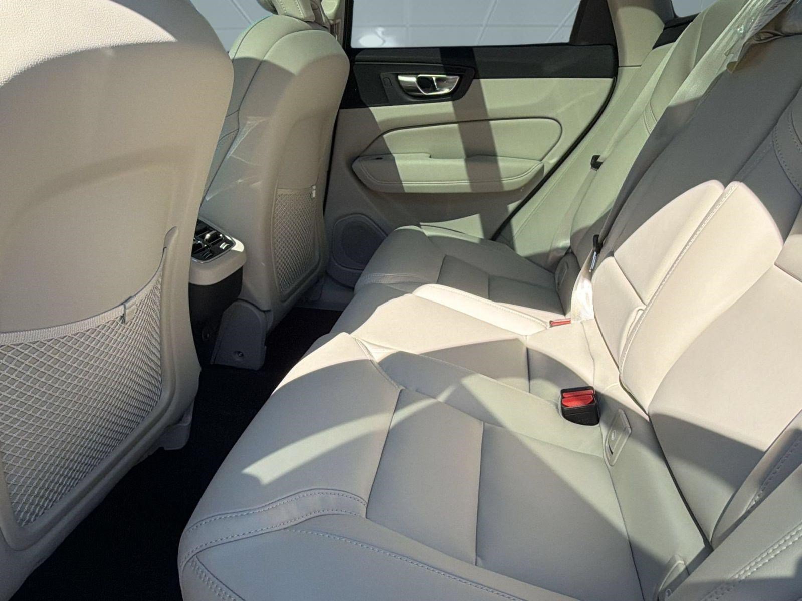 New 2027 Volvo XC60 B5 Ultra AWD/4WD image 23