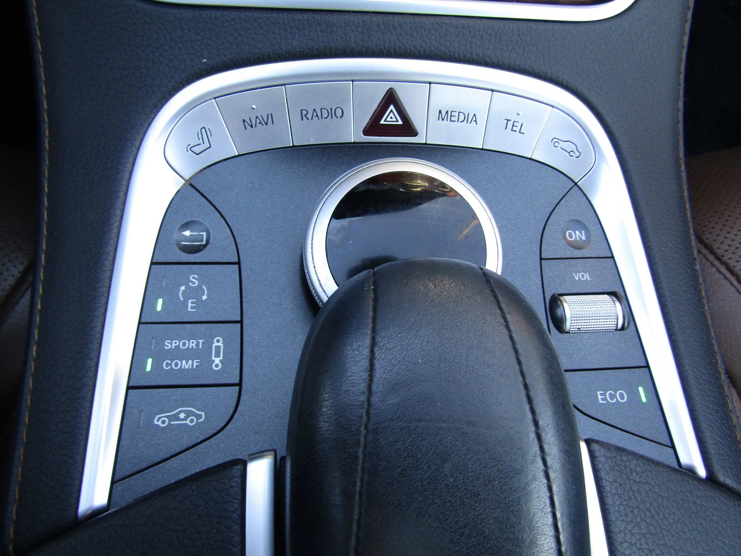 Used 2014 Mercedes-Benz S 550 Sedan w/ Sport Package w/ Sport Package image 31