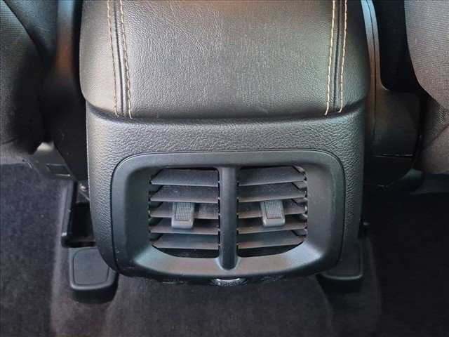 Used 2016 Jeep Cherokee Latitude w/ Cold Weather Group AWD/4WD image 16