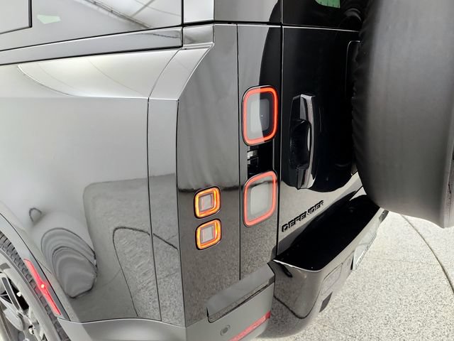New 2026 Land Rover Defender 110 S AWD/4WD image 31
