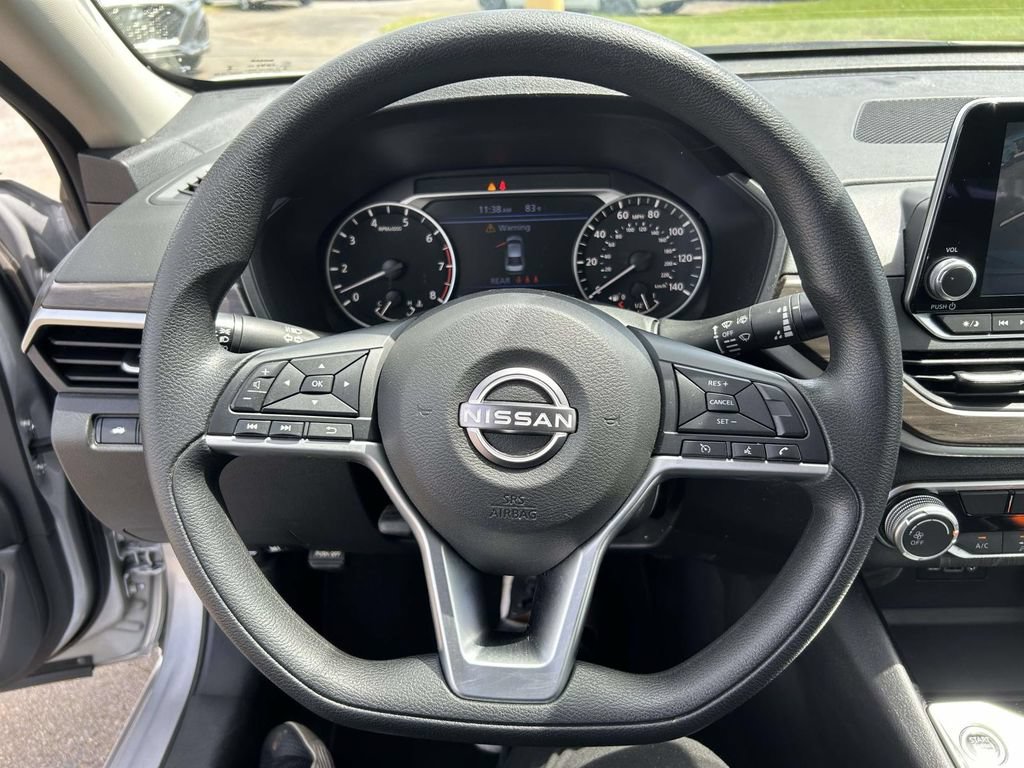 Used 2024 Nissan Altima 2.5 SV FWD image 29