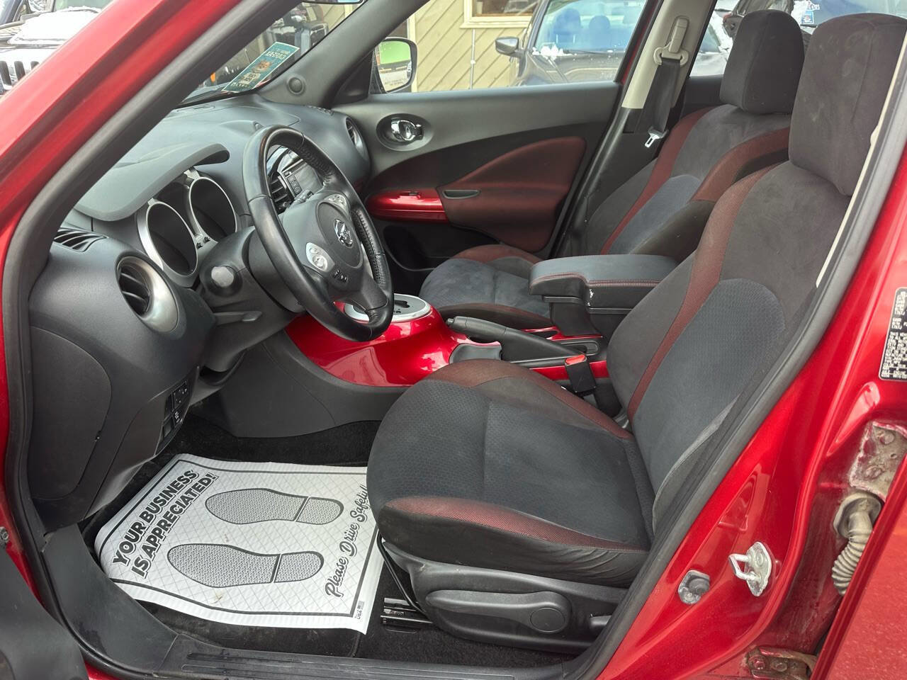 Used 2015 Nissan Juke SV image 33
