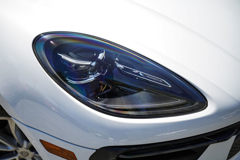 Used 2022 Porsche Macan AWD/4WD image 7