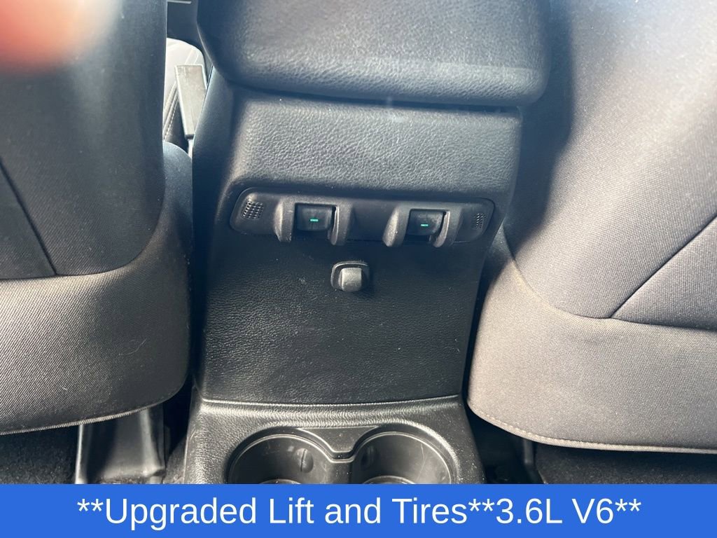 Used 2013 Jeep Wrangler Unlimited Sahara w/ Dual Top Group image 38