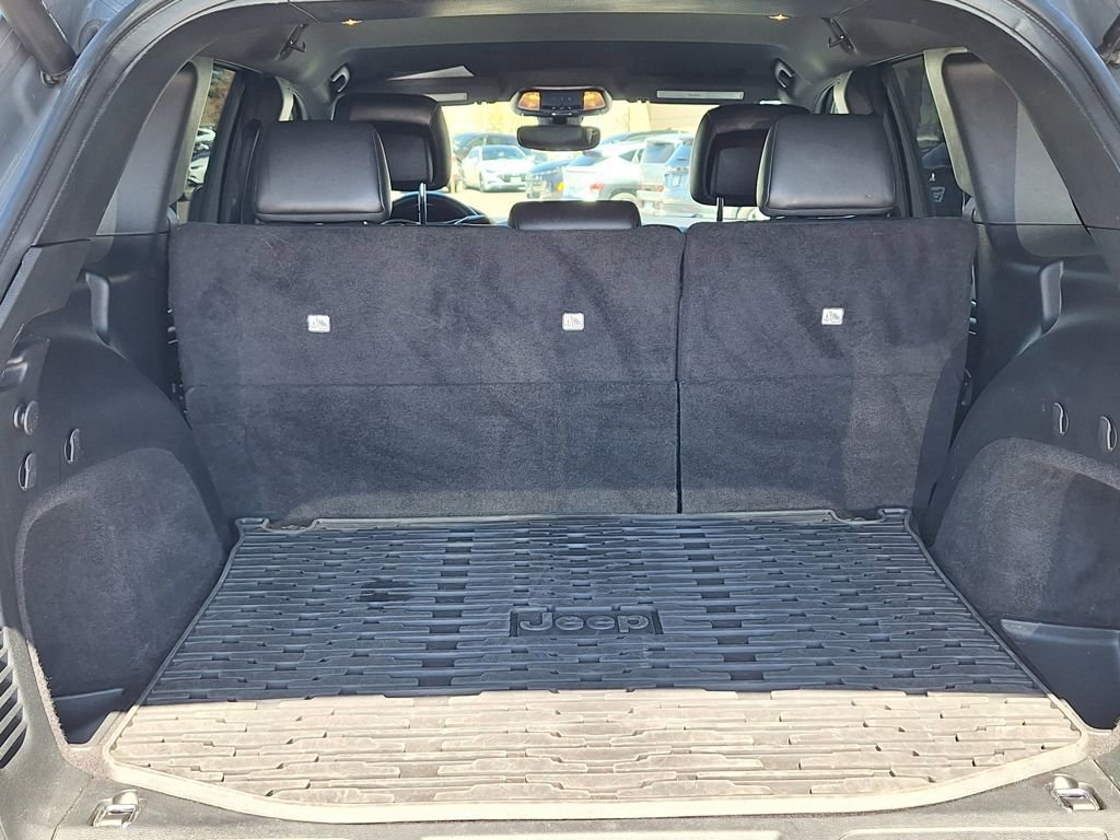 Used 2020 Jeep Grand Cherokee Altitude image 28