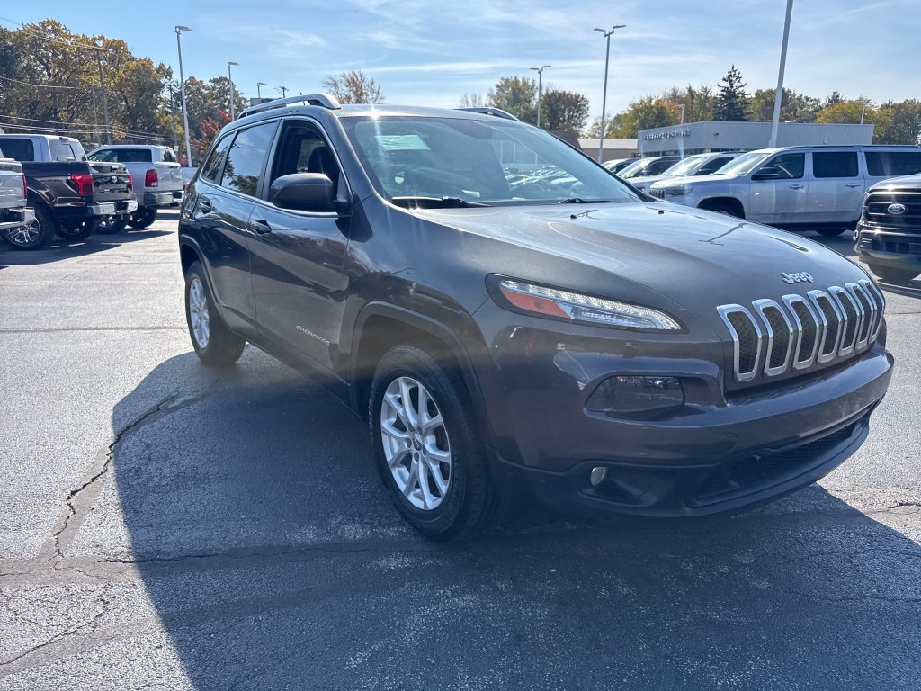 Used 2015 Jeep Cherokee Latitude w/ Cold Weather Group AWD/4WD image 4