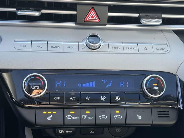 Certified 2025 Hyundai Elantra Limited image 30