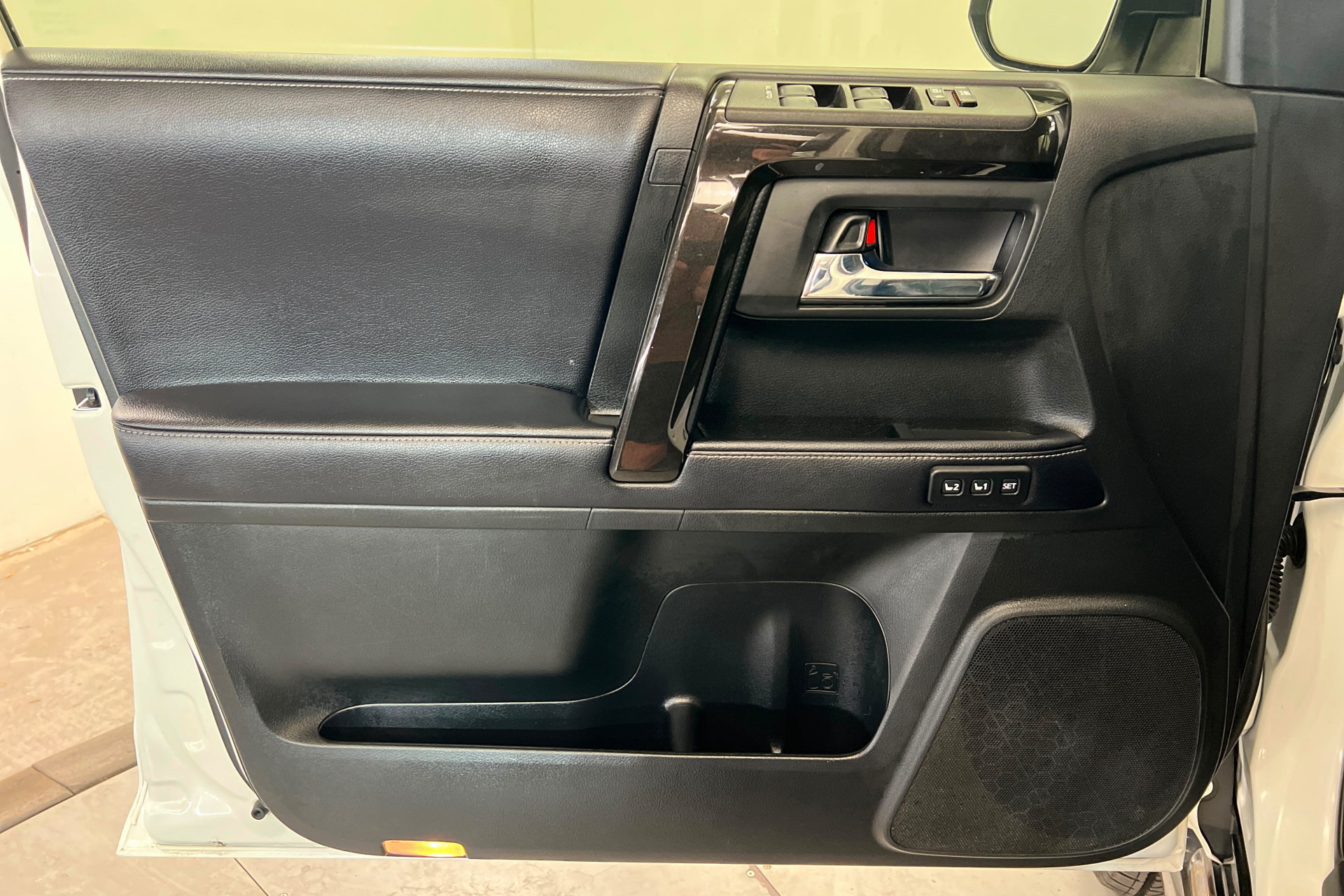 Used 2020 Toyota 4Runner Limited AWD/4WD image 15