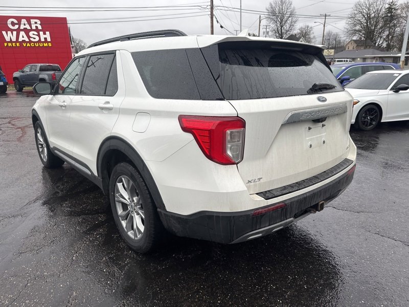 Used 2022 Ford Explorer XLT w/ Equipment Group 202A image 5