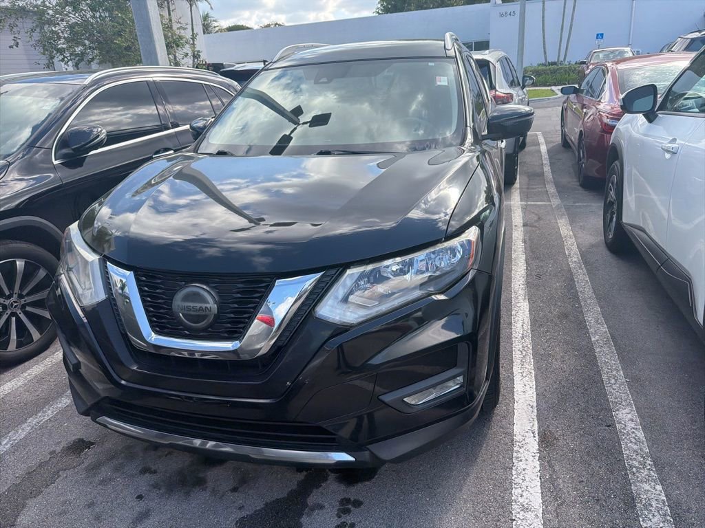 Used 2018 Nissan Rogue SL image 2
