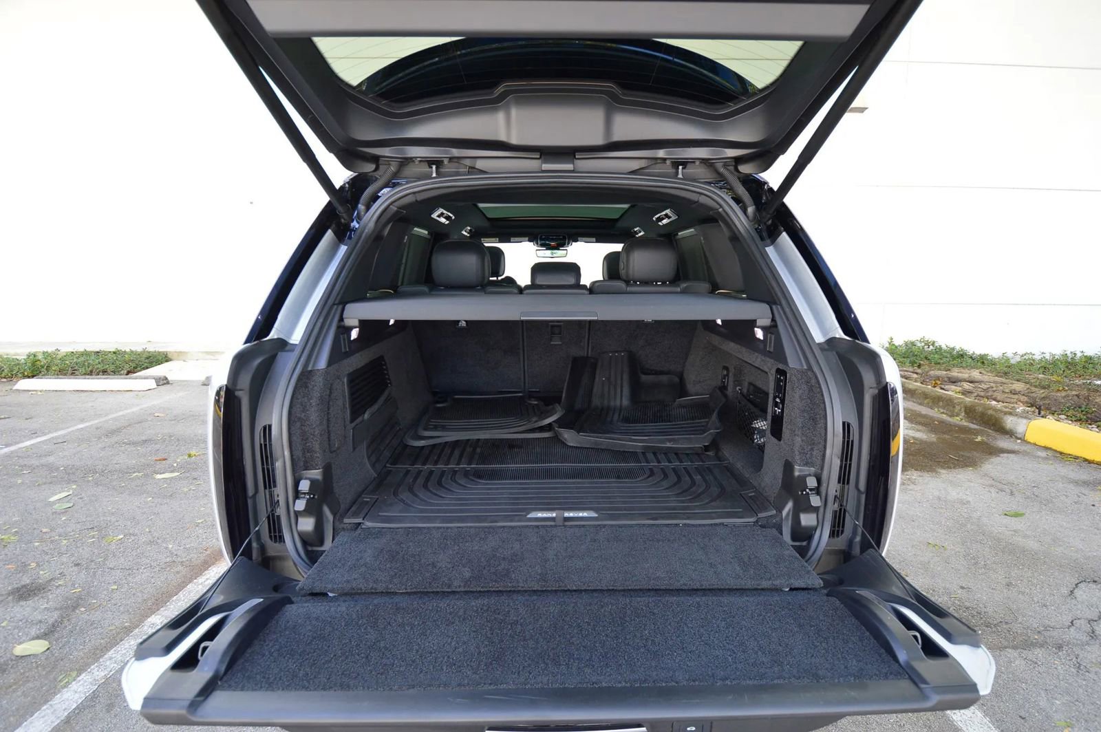 Used 2023 Land Rover Range Rover Autobiography AWD/4WD image 61
