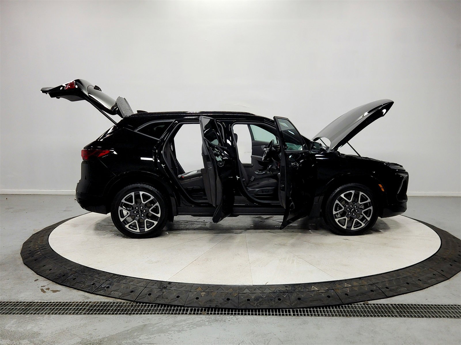 Used 2025 Chevrolet Blazer RS image 16