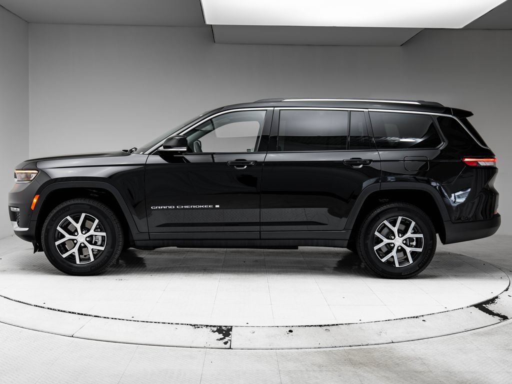 Used 2023 Jeep Grand Cherokee L Limited w/ Luxury Tech Group II AWD/4WD image 2