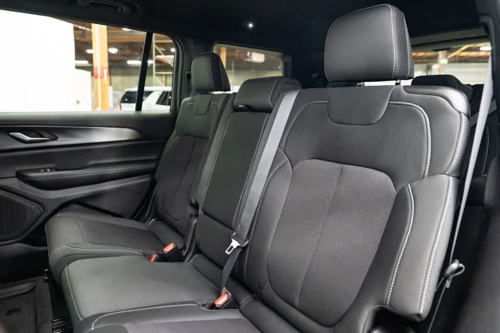 New 2026 Jeep Grand Cherokee L 4WD image 27