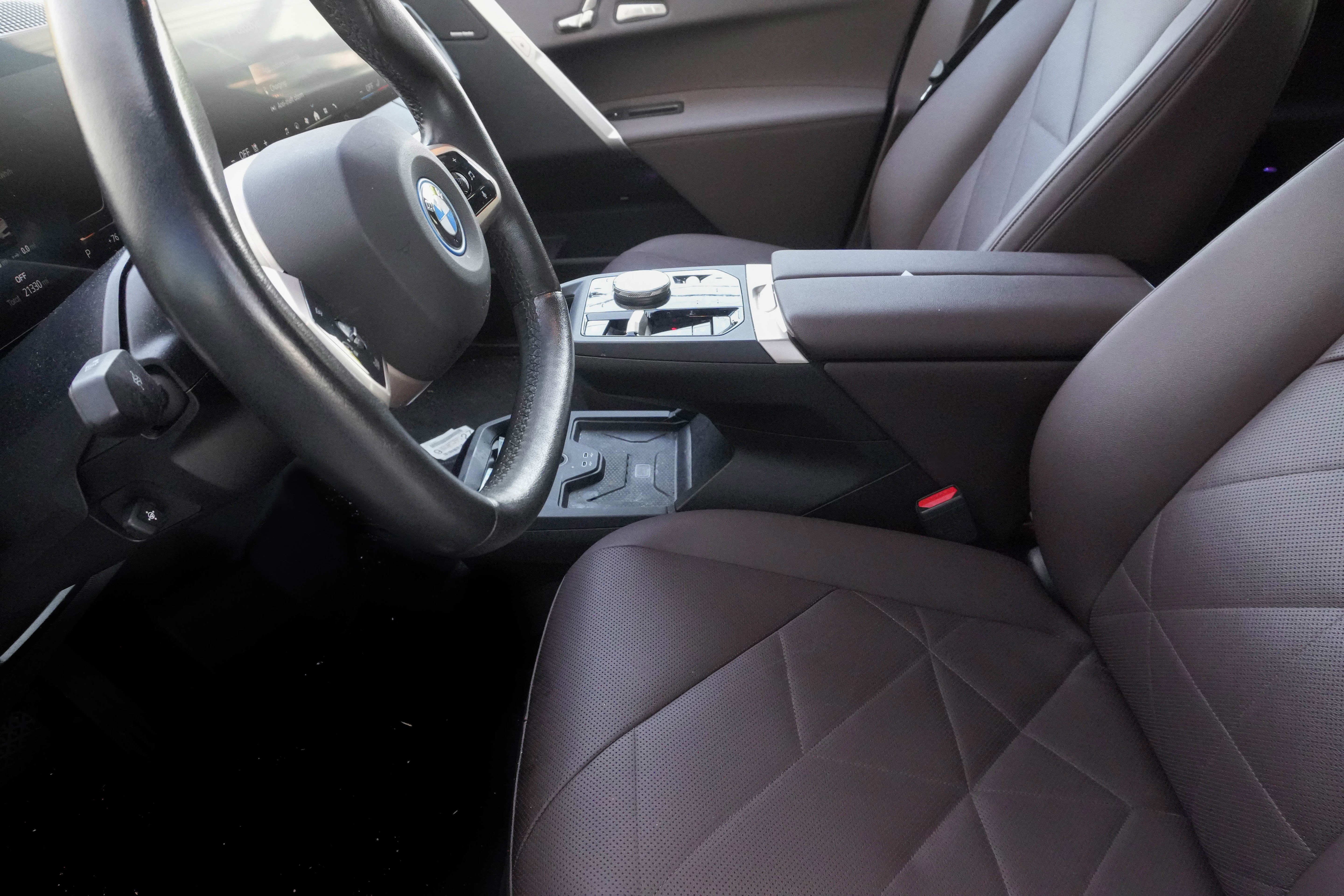 Certified 2024 BMW iX xDrive50 w/ Sport Package AWD/4WD image 9