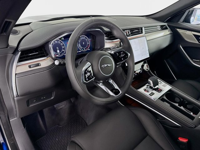 Used 2026 Jaguar F-PACE R-Dynamic S image 9