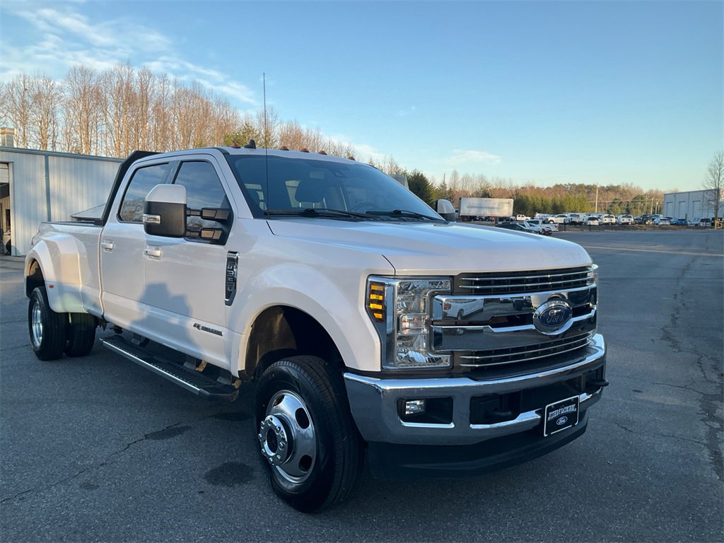Used 2019 Ford F350 Lariat w/ Lariat Ultimate Package image 3