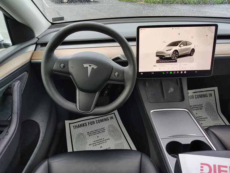 Used 2025 Tesla Model Y Long Range AWD/4WD image 26