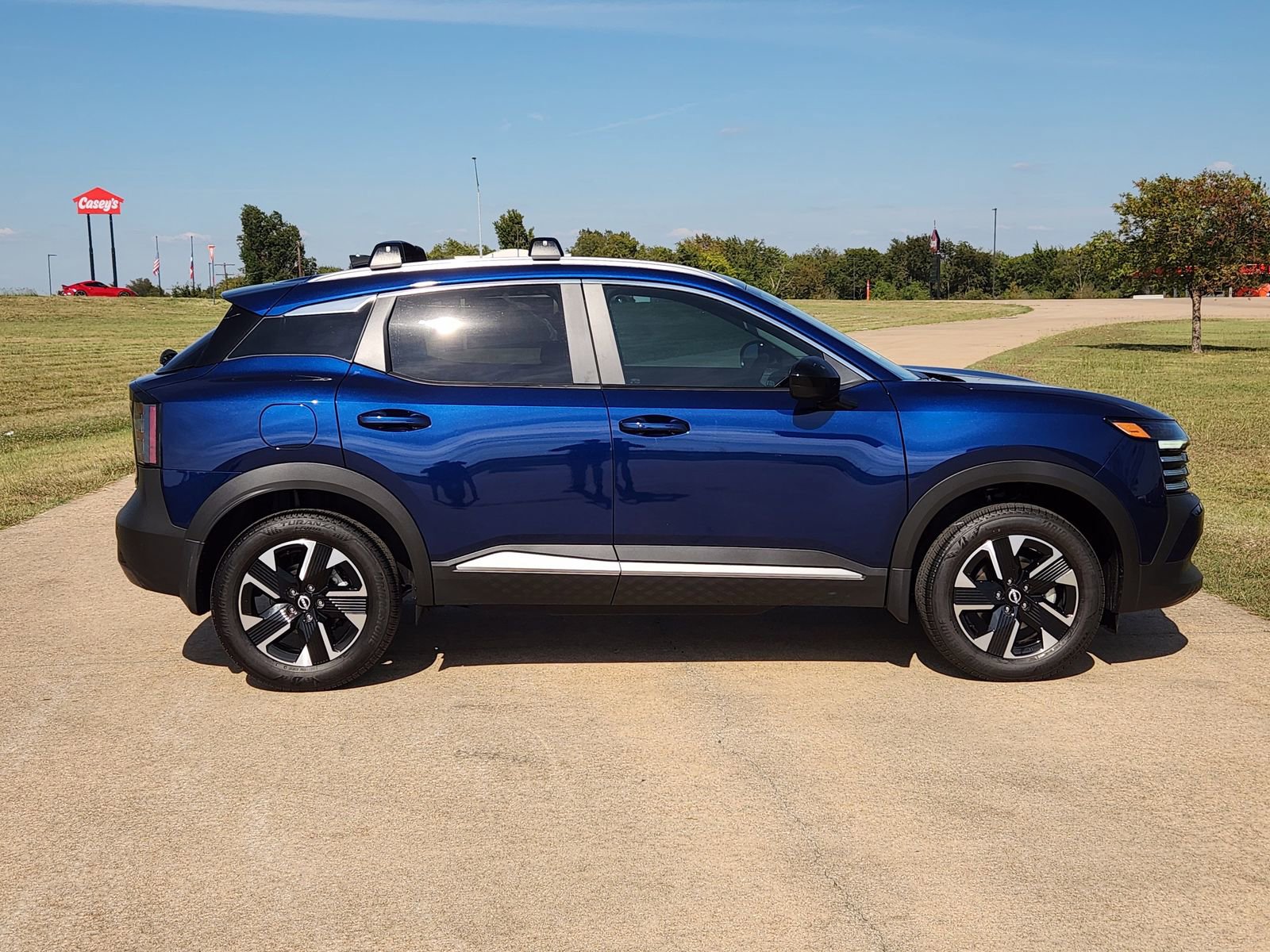 New 2026 Nissan Kicks SV w/ SV Premium Package image 7