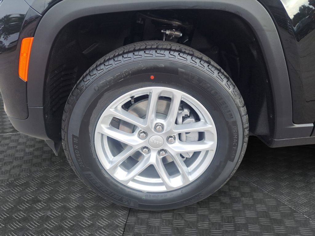New 2025 Jeep Grand Cherokee Laredo RWD image 23