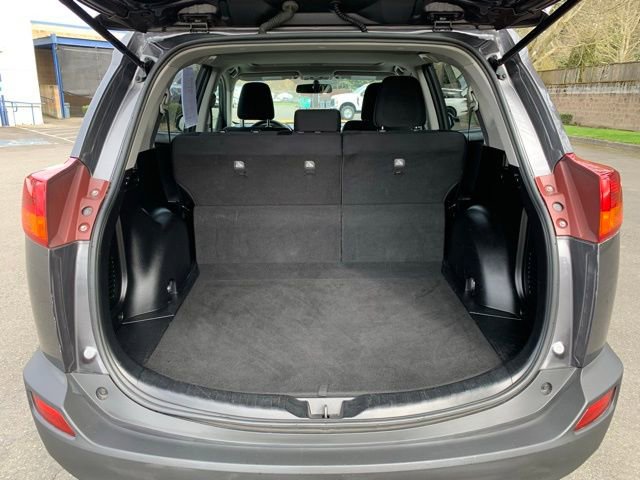 Used 2015 Toyota RAV4 XLE FWD image 5