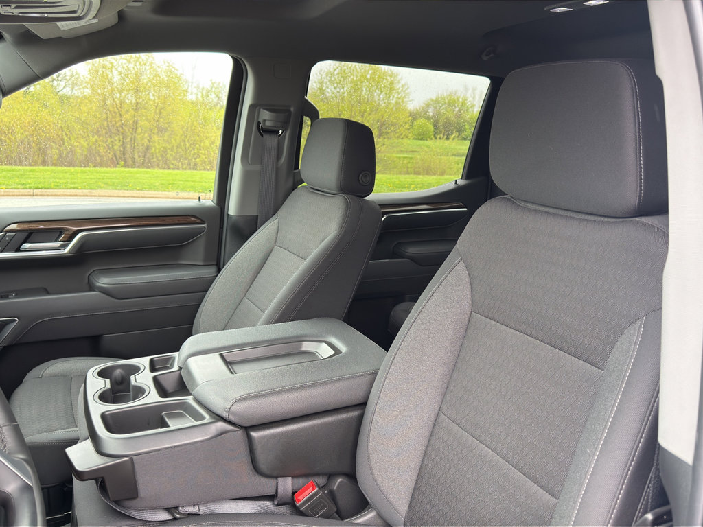 Used 2025 Chevrolet Silverado 1500 LT AWD/4WD image 16