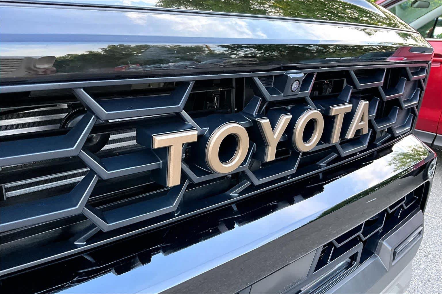Certified 2025 Toyota 4Runner Trailhunter AWD/4WD image 28