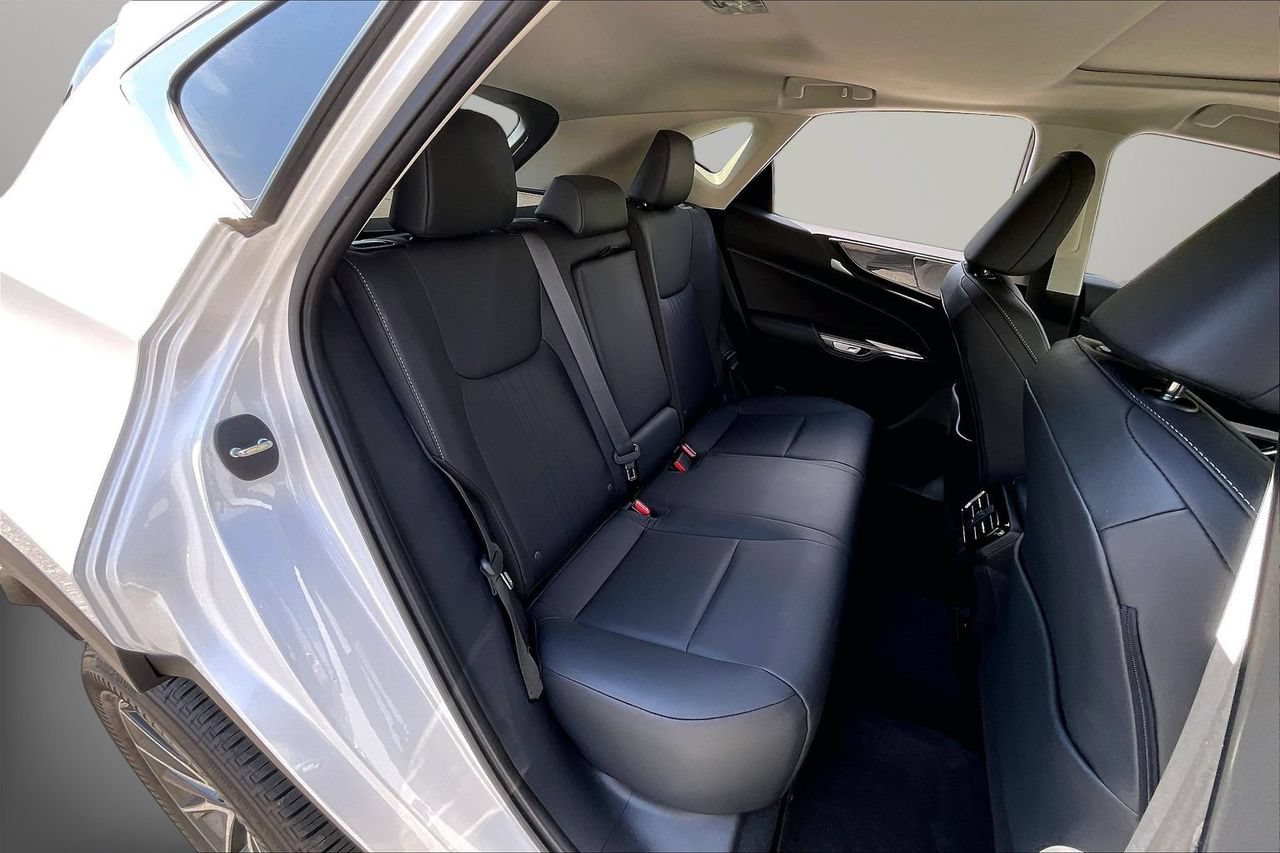 Used 2025 Lexus NX 250 FWD w/ Towing Package (2000 Lbs) image 25