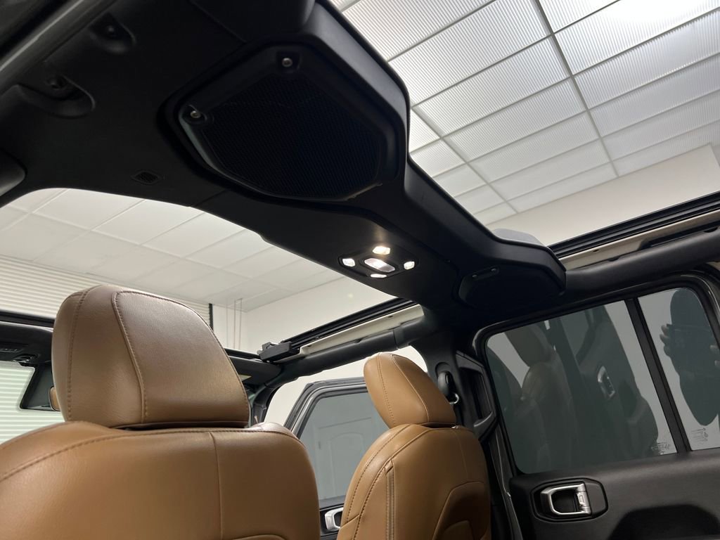 Used 2022 Jeep Wrangler Unlimited Sahara w/ Cold Weather Group image 35