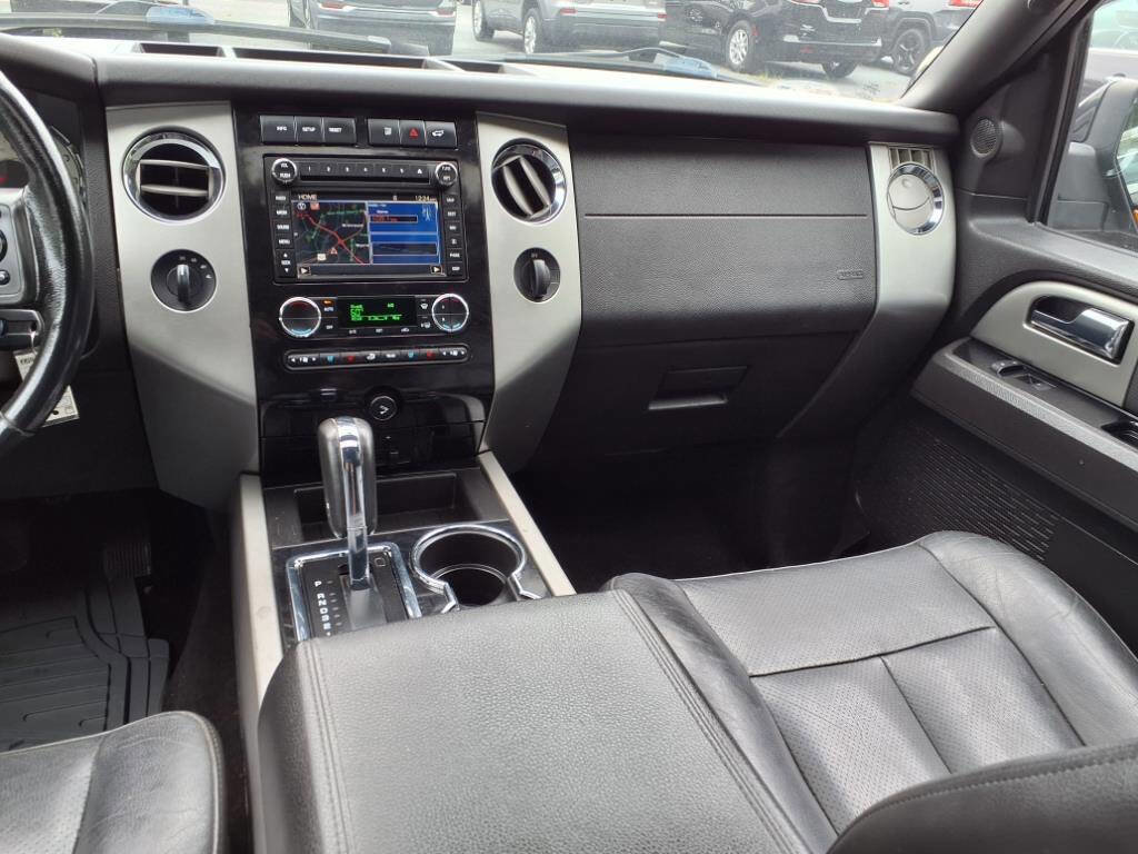 Used 2013 Ford Expedition Limited image 14