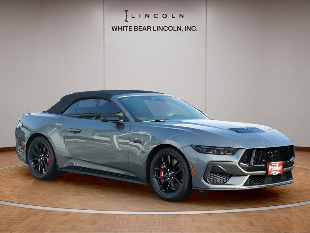 Used 2025 Ford Mustang GT Premium RWD image 3