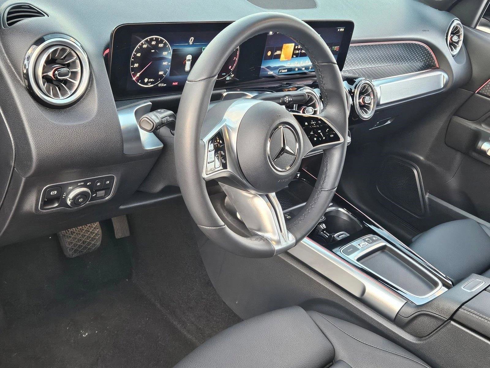 Used 2025 Mercedes-Benz GLB 250 image 10