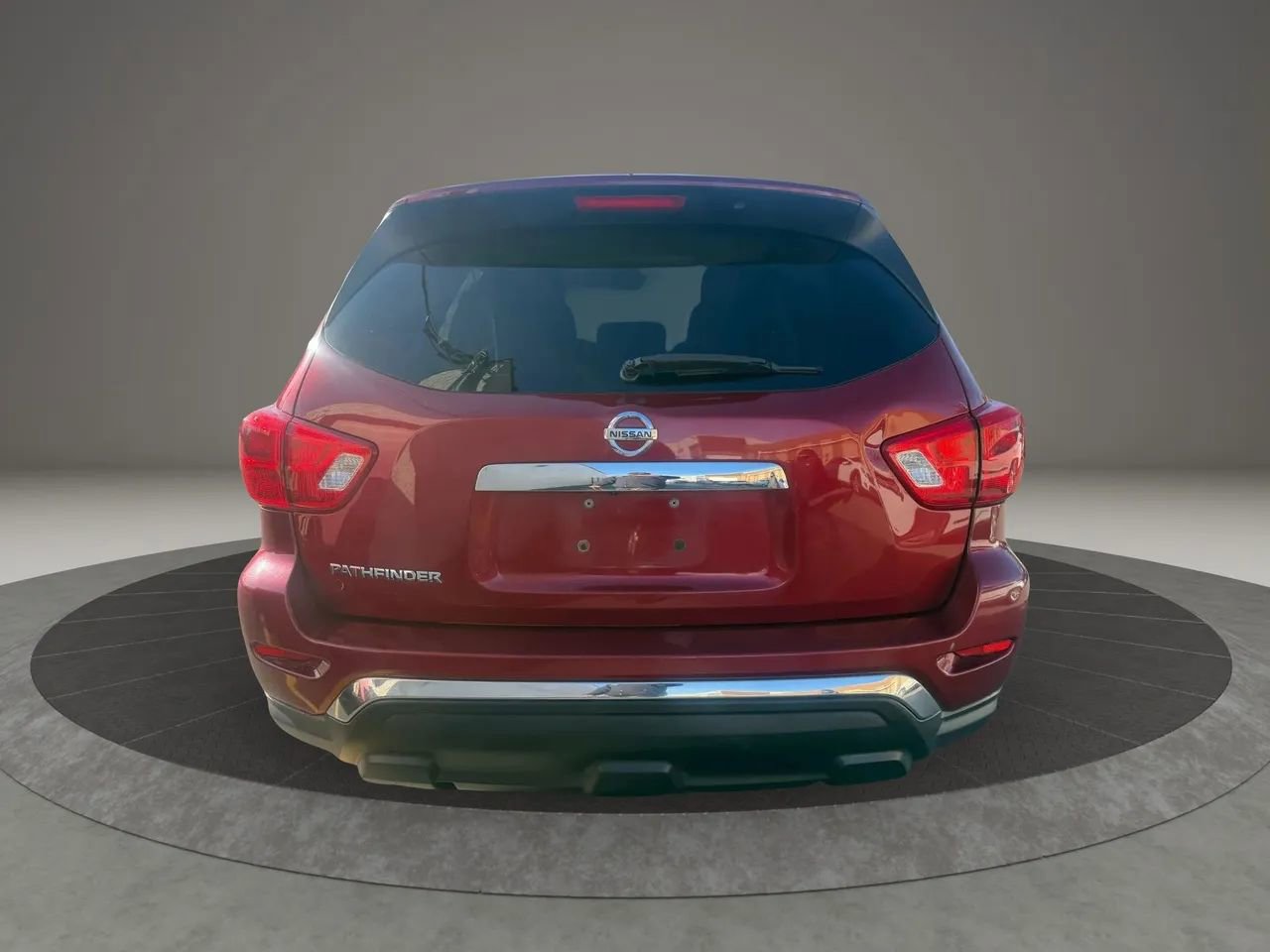 Used 2018 Nissan Pathfinder S image 6