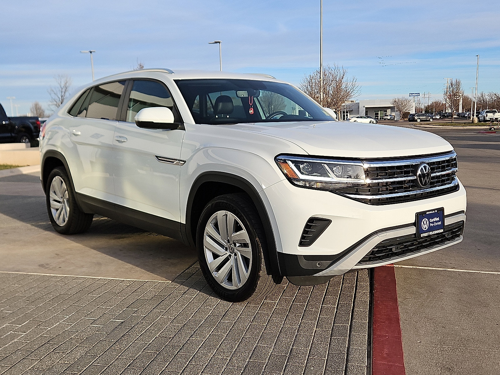 Certified 2023 Volkswagen Atlas Cross Sport SE image 4