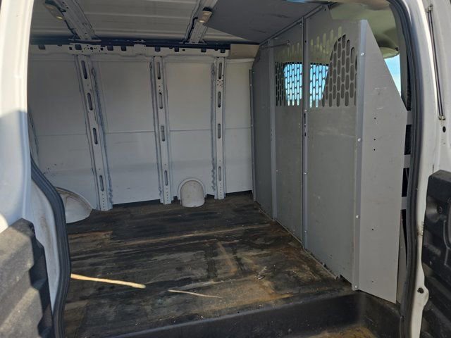 Used 2017 Chevrolet Express 2500 image 12