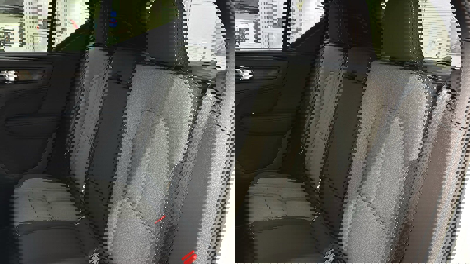 Used 2026 Volvo XC40 B5 Core w/ Climate Package image 25