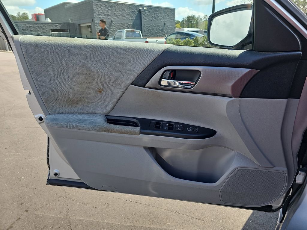 Used 2013 Honda Accord LX image 30