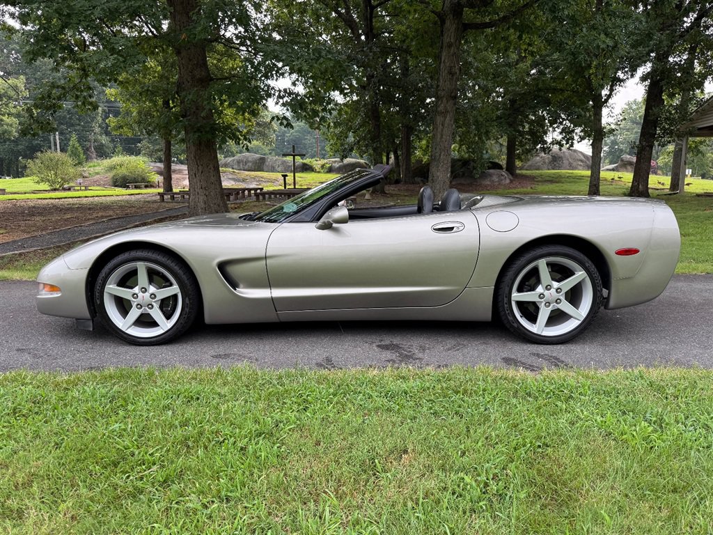 Used 1999 Chevrolet Corvette Convertible w/ Memory Pkg RWD image 20