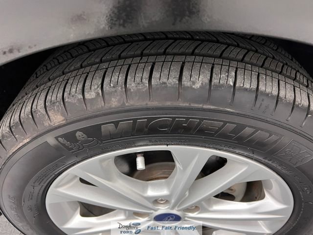 Used 2018 Ford Escape SEL image 16