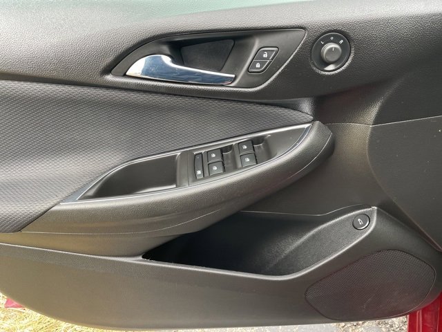 Used 2018 Chevrolet Cruze LT image 18