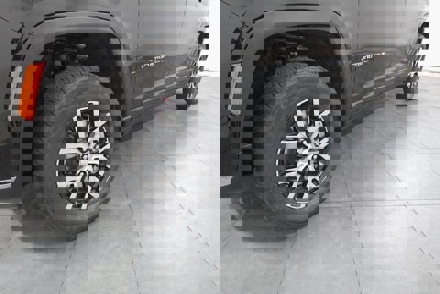 New 2025 Jeep Grand Cherokee L Limited image 31