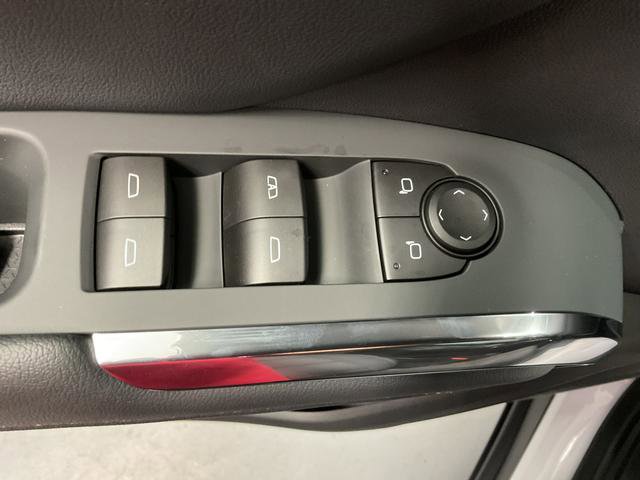 New 2026 Chevrolet Traverse LT image 12