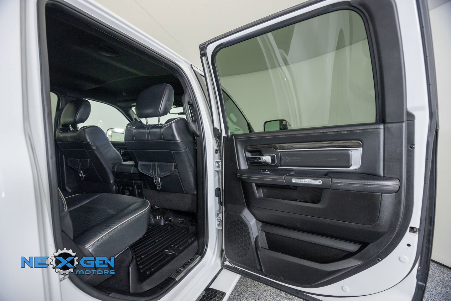 Used 2018 RAM 2500 Limited AWD/4WD image 35