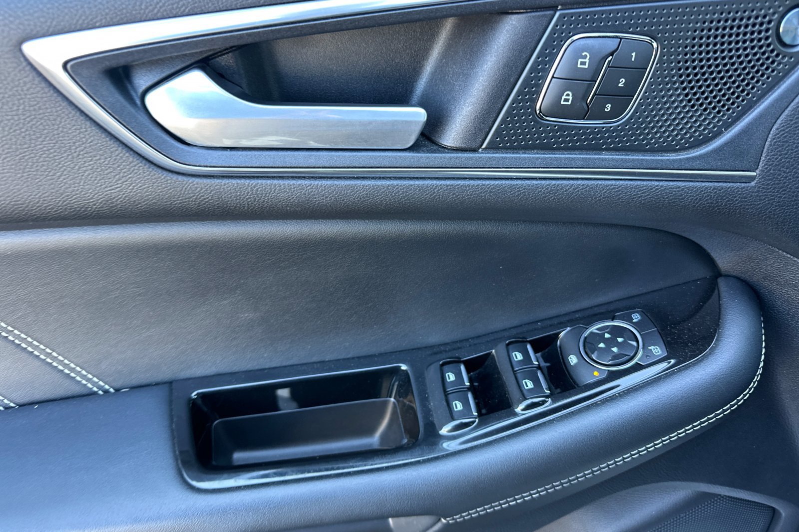 Used 2020 Ford Edge ST image 10