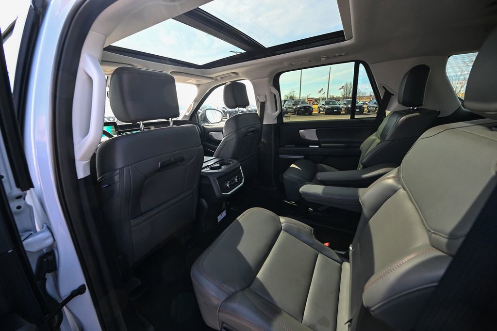 Certified 2025 Ford Expedition Active image 22