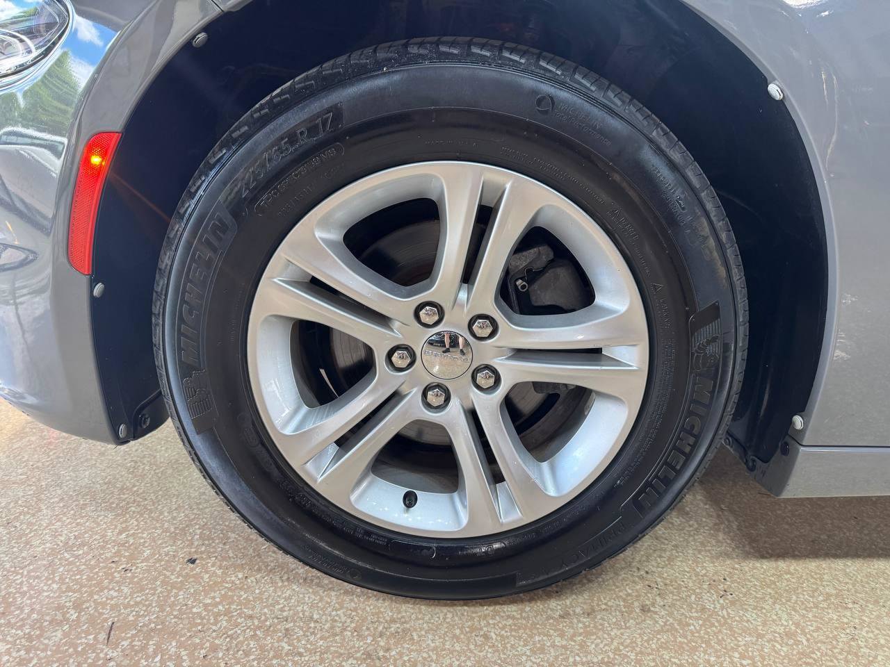 Used 2018 Dodge Charger SXT RWD image 38