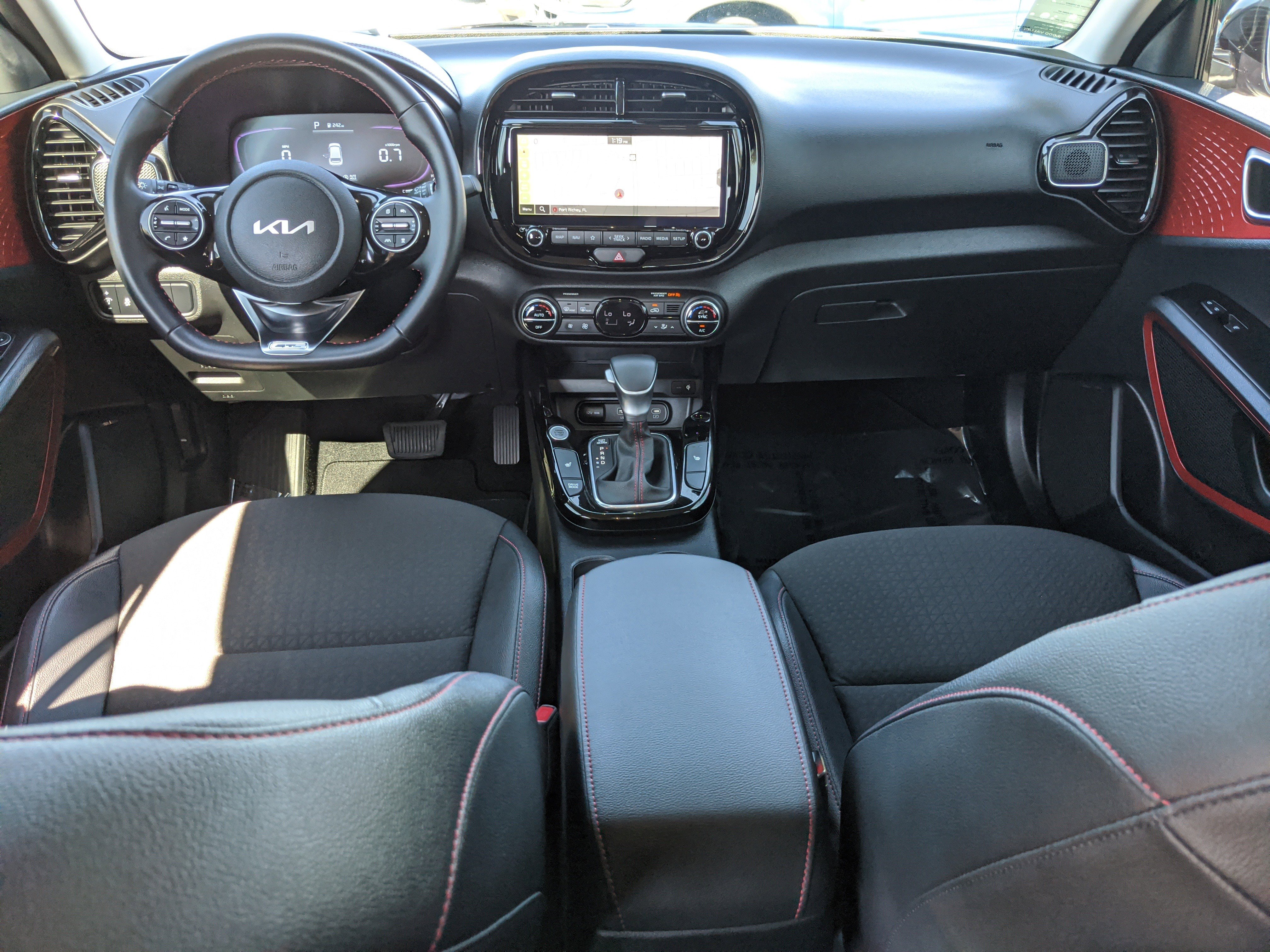 Used 2024 Kia Soul GT-Line w/ Option Group 020 image 17