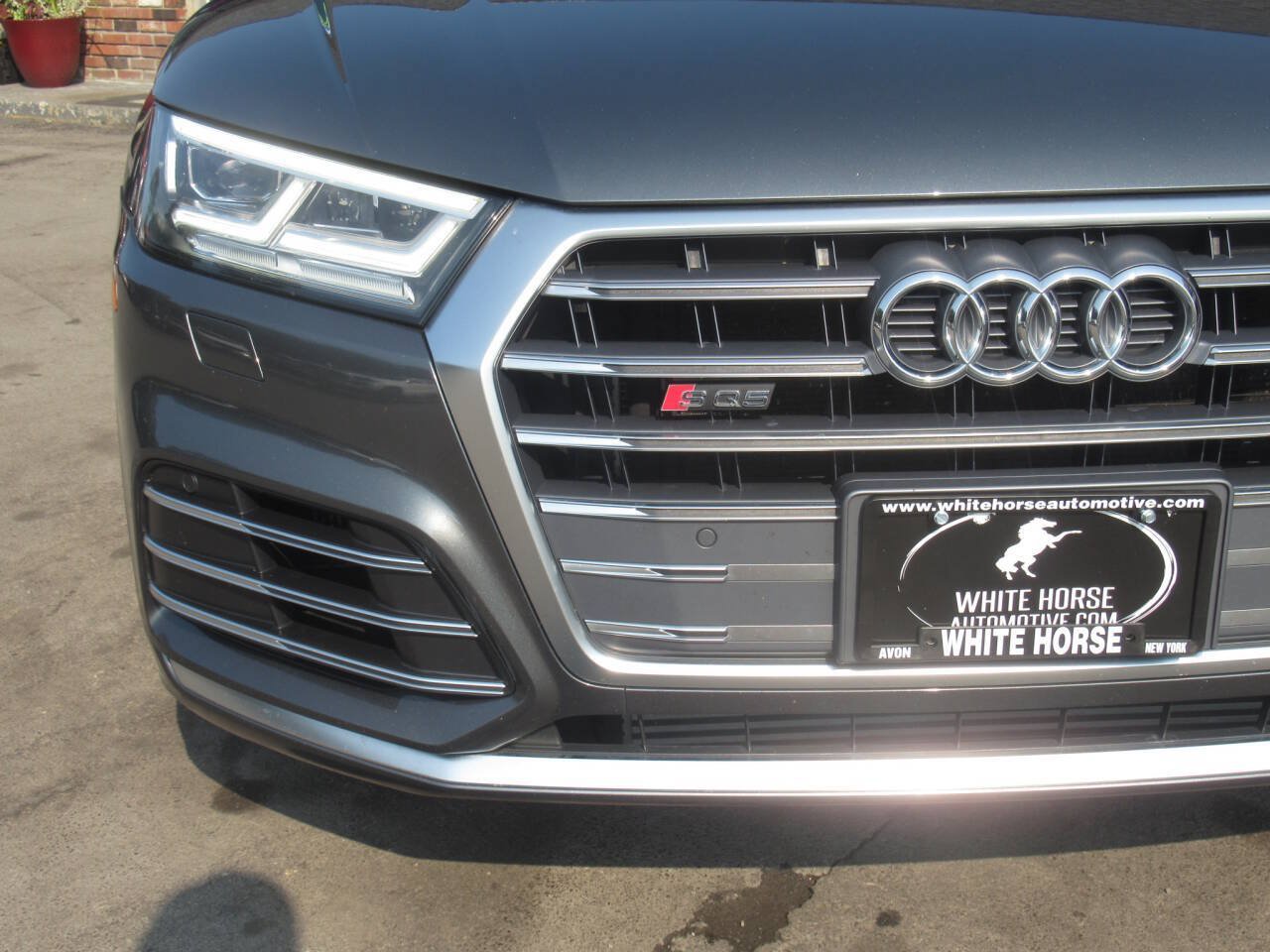 Used 2018 Audi SQ5 Premium Plus w/ S Sport Package AWD/4WD image 3