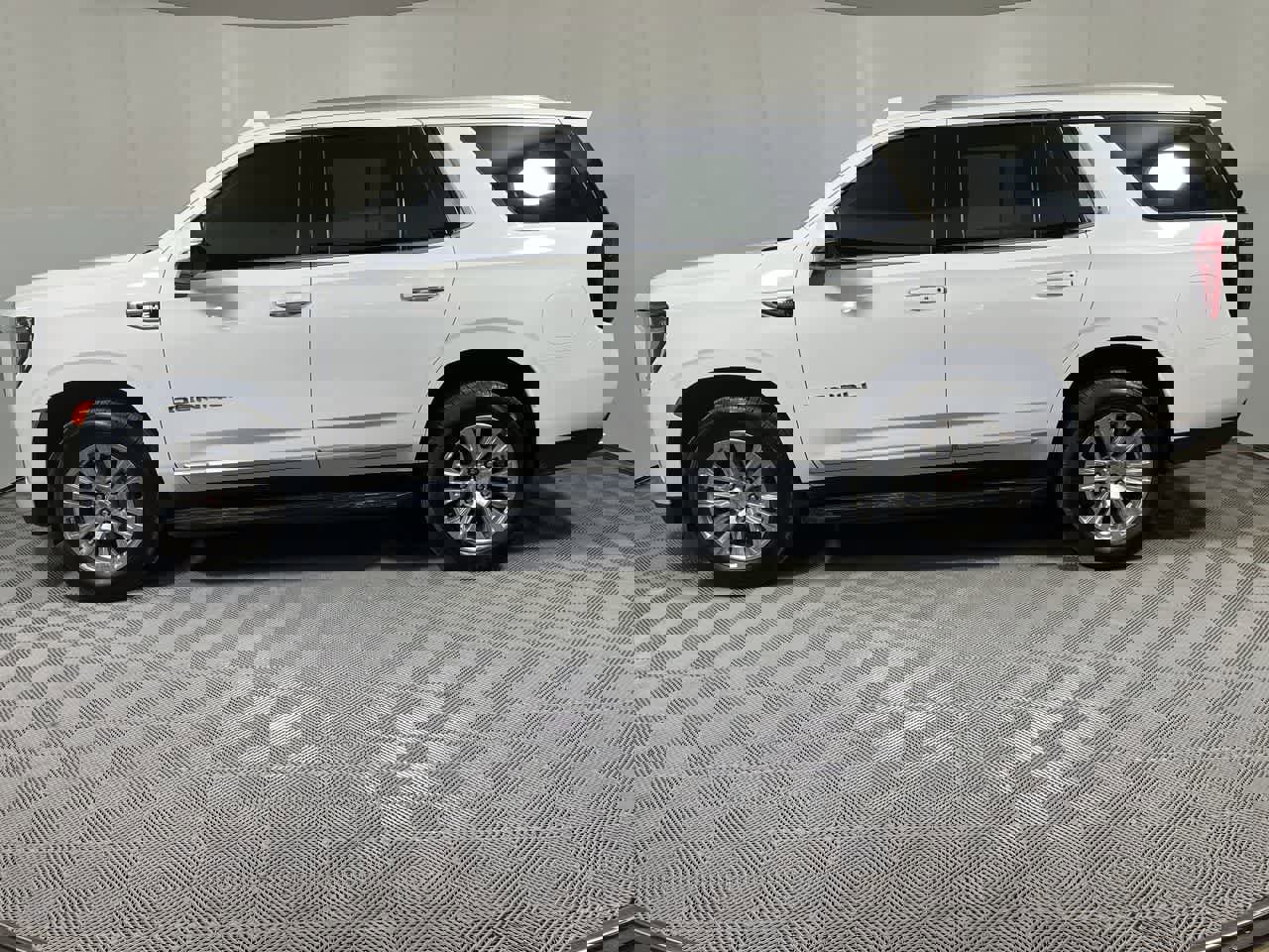 Used 2024 GMC Yukon Denali image 5